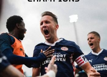 درع الدورى الهولندى فى قلعة المزراعين