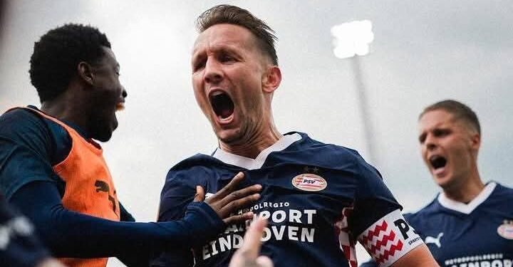 درع الدورى الهولندى فى قلعة المزراعين