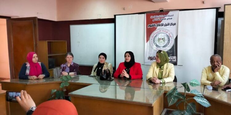 النيل للإعلام بالفيوم ينظم حلقة نقاشية بعنوان ” التراث والهوية المصرية ”