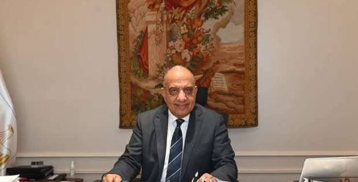 صحوة غير مسبوقة يحدثها الدكتور محمود عصمت فى قطاع الكهرباء