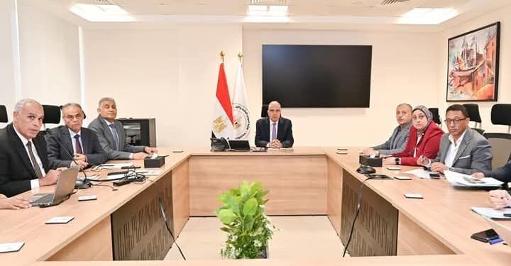 وزير الري يتابع حالة الري بالبحيرة ويوجه بمراجعة جميع محاور خطة الإدارة لإنهاء الاستعدادات لموسم أقصى الاحتياجات