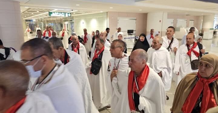 التضامن الاجتماعي تواصل تفويج حجاج الجمعيات الأهلية إلى الأراضي المقدسة