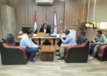 نائب محافظ قنا يتفقد المركز التكنولوجي بأبو تشت ويتابع إجراءات تقنين الأراضي وتحسين خدمات مياه الشرب