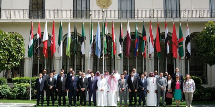 التميمي” يعرض لوفد سعودي نشأة وآليات جامعة الدول العربية