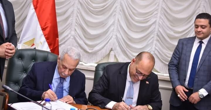 بروتوكول تعاون بين “وزارة العمل ” و”المحكمة العربية للتحكيم”