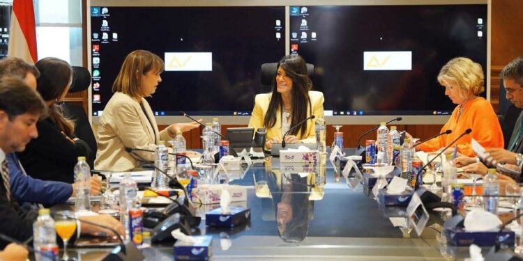 دكتوره رانيا المشاط تجتمع مع اللجنه التنفيذية لمجموعة شركاء التنمية “DPG”