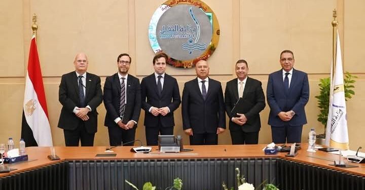 الفريق كامل الوزير يلتقي وزير التجارة والتعاون الإنمائي الدولي السويدي لبحث تدعيم التعاون المشترك