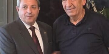 كامل أبوعلي يتراجع عن ترك رئاسة النادي المصري يعد جلسه مع محافظ بورسعيد