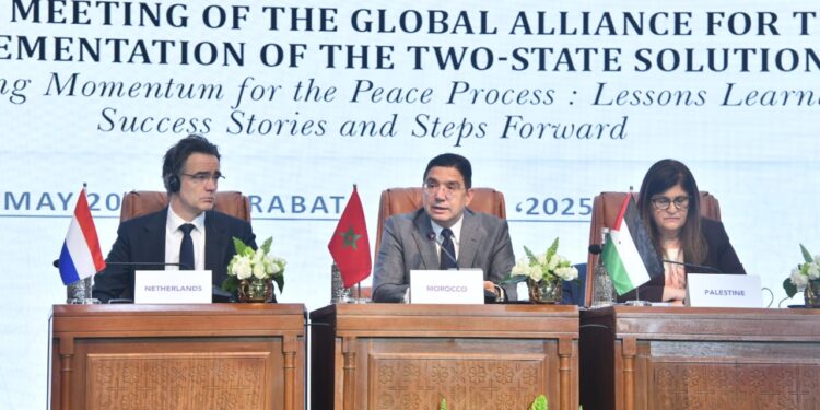 وزيرة الدولة لشؤون وزارة الخارجية الفلسطينية تعرب عن شكرها لملك المغرب