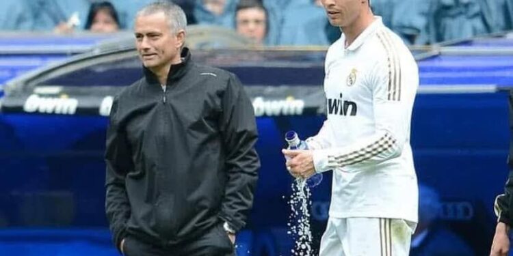 إعلام تركي يؤكد إقتراب مورينهو لقيادة المنتخب البرتغالي 