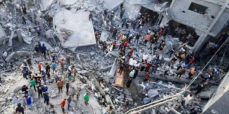 مقتل 11 فلسطينيا بينهم 3 أطفال رضع جراء قصف جوي لمنزل بخان يونس