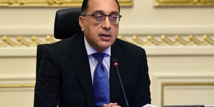 إين وزراء البترول والتنمية المحلية والمحافظين من كارثة خلط الماء بالبنزين