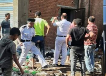 الجندي يتابع حادث انفجار مخزن الخرده بعزبه فارس التابعة للوحده المحليه لقرية كفر الأطرش بشربين