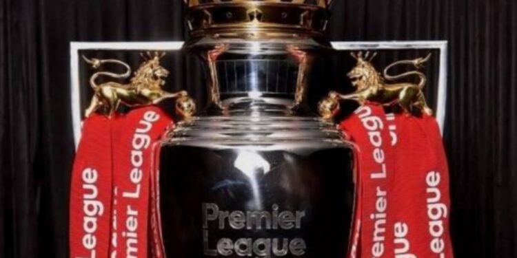 ليفربول يتسلم درع الدوري الإنجليزي