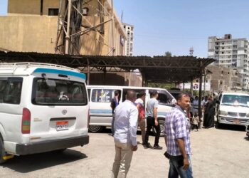 مرور مكثف على مواقف طهطا في ثاني أيام العيد