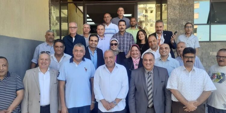  وزير الكهرباء يتابع مؤشرات الزيادة فى الطلب على الطاقة وارتفاع الأحمال بمركز تحكم شرق الإسكندرية 