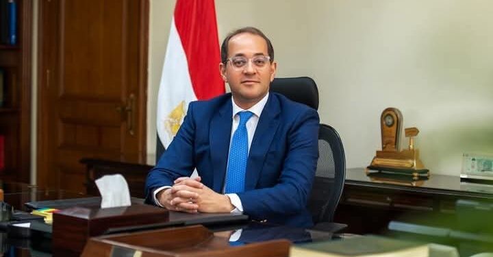 وزير المالية يوجه بتسهيل الإجراءات الجمركية لضيوف الرحمن