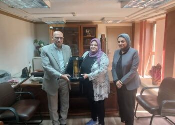 هيئة قصور الثقافة تكرم لاميس الشرنوبي رئيس إقليم القاهرة تقديرا لعطائها