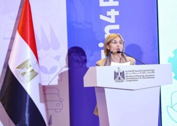 نائب رئيس بنك الاستثمار الأوروبي: مستمرون في شراكتنا مع الحكومة المصرية والقطاع الخاص 