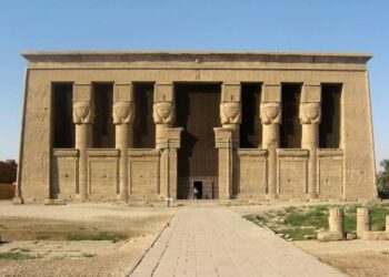 معبد دندرة.. سحر الحضارة المصرية يروي أسرار الحب والفلك في قلب قنا