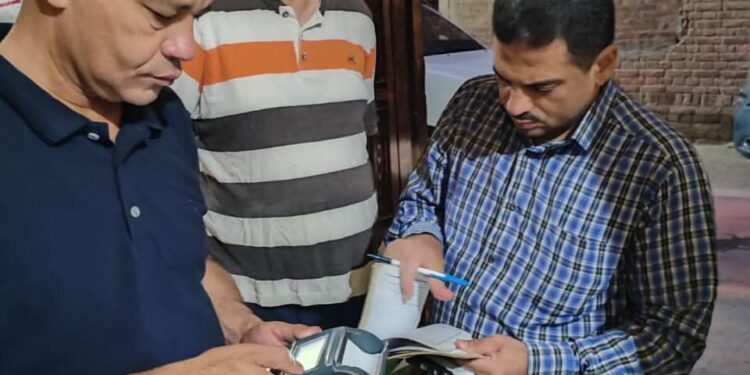 محافظ الفيوم يتابع جهود مديرية التموين والتجارة الداخلية لضبط الأسعار ومراقبة الأسواق