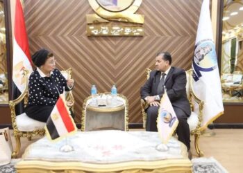 نائب وزير الصحة والسكان تلتقي رئيس جامعة جنوب الوادي لتعزيز التعاون لتحسين الخصائص السكانية