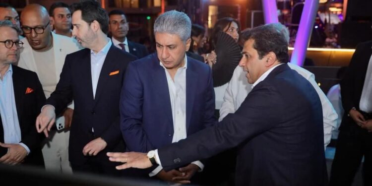 وزير السياحة يفتتح أول فندق للفنون في مصر وأفريقيا