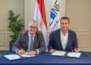 رئيس اقتصادية قناة السويس يبرم اتفاقًا مع «أولوسوي» التركية لدعم صناعة النسيج”