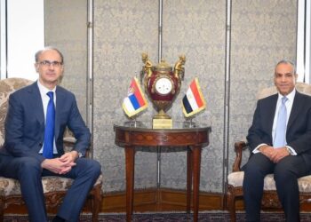 وزير الخارجية والهجرة يستقبل رئيس الوزراء الصربي