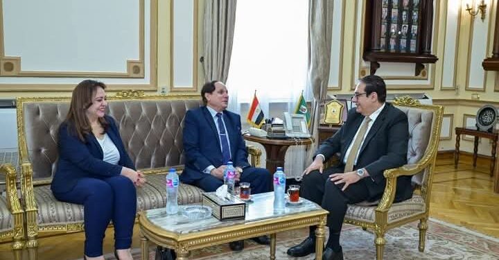 رئيس جامعة القاهرة يستقبل أمين عام رابطة الجامعات الإسلامية والأمين المساعد