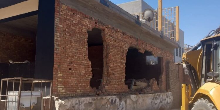 إزالة حالة تعدٍ على أملاك الدولة بطما بتوجيهات محافظ سوهاج