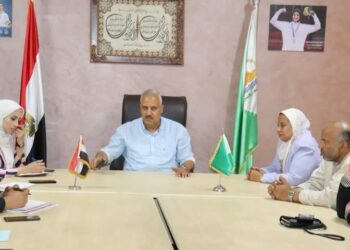 وكيل وزارة شباب الجيزة يلتقى بفريق عمل “كيان شباب مستدام”