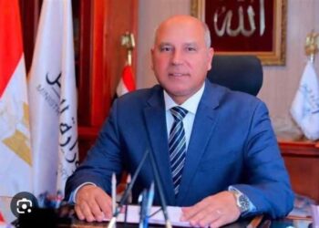 “كامل الوزير” يلتقى المستثمرين الصناعيين بمنطقة أبو رواش الصناعية بحضور محافظ الجيزة