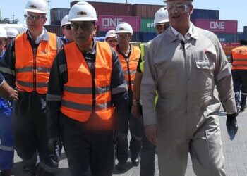 Energos Eskimo” محطة الانطلاق لجولة رئيس الوزراء بميناء السخنة