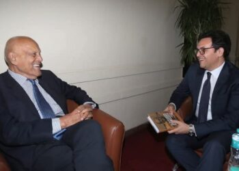 وزير الثقافة يستقبل السير مجدي يعقوب قبيل احتفالية تكريمه والإعلان عن تفاصيل تمثال “طبيب القلوب”