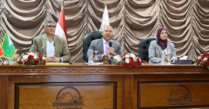 الفريق م. كامل الوزير يبحث مع محافظ الجيزة ومستثمري المنطقة الصناعية باابو رواش أبرز المشكلات والتحديات بالمنطقة وسبل حلها