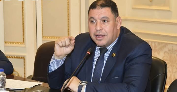 نائب البدرشين عماد الدرجلي يتدخل لحل أزمة الكهرباء ويدفع بـ14 محول طوارئ