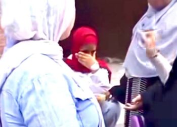 بكاء وانهيار طلاب الثانوية العامة بسبب صعوبة امتحان اللغة العربية الامتحان طويل محتاج وقت اكتر وصعب