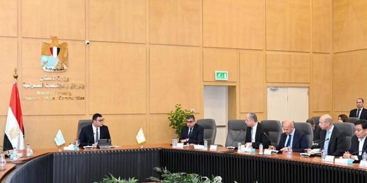 اجتماع لمتابعة تطورات منطقة الأعمال المركزية بالعاصمة الإدارية الجديدة