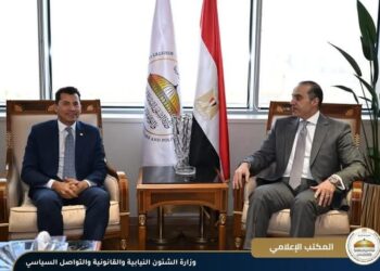 وزير الشئون النيابية يشدد على أهمية التعاون والاستماع إلى آراء الشباب  بشأن القضايا المختلفة