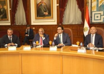 وزير الثقافة و محافظ القاهرة يبحثان كيفية استعادة مكانة العاصمة المصرية 