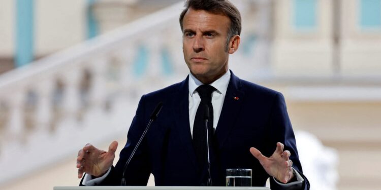 ماكرون: شددت على نتنياهو ضرورة الالتزام بوقف إطلاق النار مع إيران