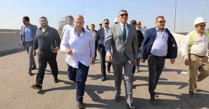 محافظ الجيزة يتفقد كوبري مزلقان أبو النمرس وطريق جسر المنوات والحوامدية 
