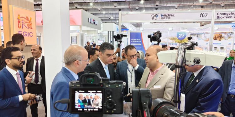 خلال معرض صحة أفريقيا برعاية رئيس الجمهورية:   بايو وادي تطلق أول أجهزة مراقبة مرضى بتكنولوجيا مصرية.. وتصنع بمكون محلي بنسبة 70%