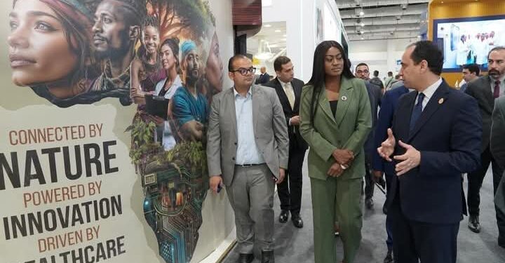 رئيس هيئة الرعاية الصحية يلتقي وزيرة الصحة الناميبية ورئيس صندوق تمويل التعليم في أفريقيا