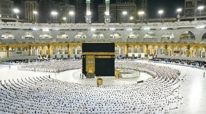 وزير السياحة والآثار يعتمد الضوابط المنظمة لتنفيذ رحلات العمرة لموسم 1447 هـ