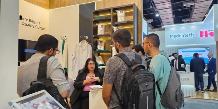 شركات قطاع الأعمال العام تبرز بقوة في معرض Africa Health ExCon 2025