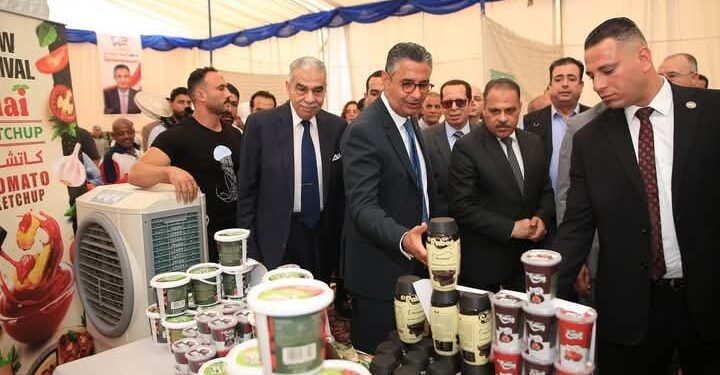 وزير التموين ومحافظ الشرقية يفتتحان سوق اليوم الواحد بالعاشر من رمضان