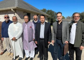 ممثل مؤسسة رسالة السلام بأمريكا يوضح رؤى المفكر العربي على الشرفاء  بالمركز الاسلامى فى   لكسنجتون