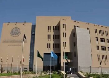 محافظ أسوان يهنئ الأكاديمية العربية بفوزها في تصنيف Times Higher Education 2025″